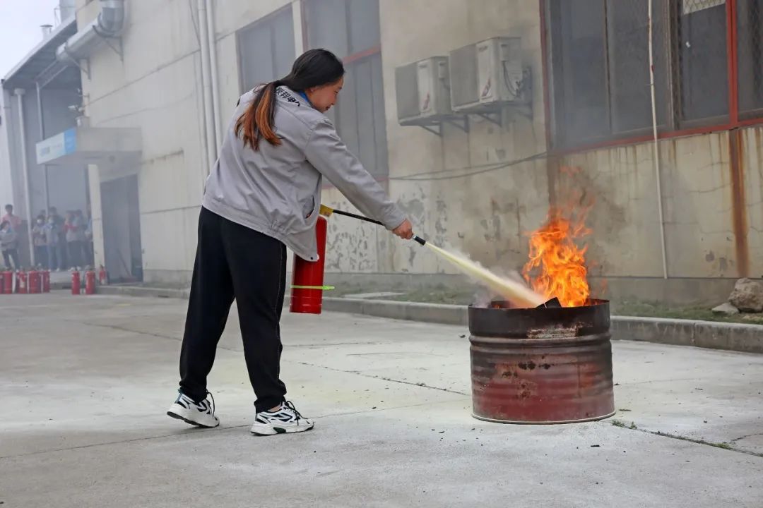 9a5d9a494256a3e2a53498892046e447.jpg