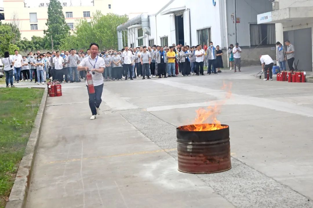 a0d233247712d575c83b7e3eff5ba8cb.jpg